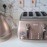 Delonghi kettle and toaster set Image 4