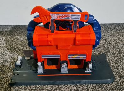Hot Wheels Gorilla Rage Garage Attack Play Set