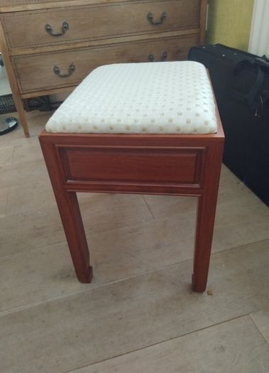 piano stool
