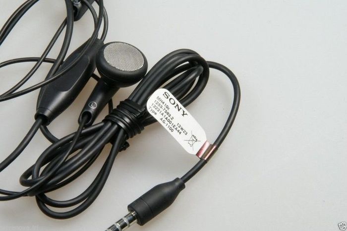 100% Genuine Sony Handsfree MH410c Official Headset Stereo Earphones Headphones