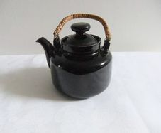 KDW (Kilkenny Design) Vintage Black Teapot