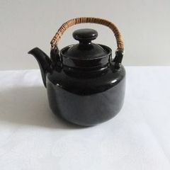 KDW (Kilkenny Design) Vintage Black Teapot