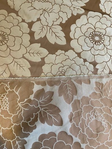 Beautiful Upholstery Fabric x 17.3 mtrs / 57'