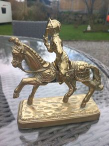 1950s solid brass Knight on a horse, collectible, D18 post 10e