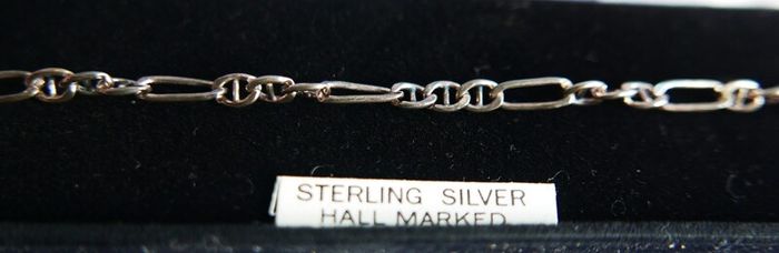 Vintage 925 Sterling Silver Figaro Link Chain Bracelet (in original box) length 7,5" - 5,2g