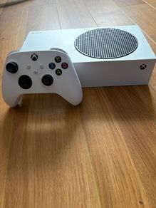 Xbox series S and controller