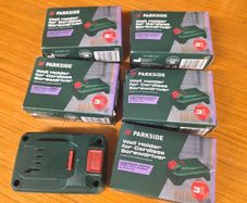 Parkside toll and battery holder