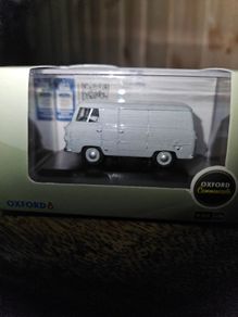 Oxford Diecast Ford 400E Van 1.76 Scale