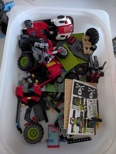 Lego x 15 kg and manuals
