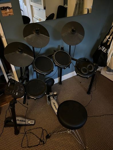 Allesis Nitro Mesh Electric Drum Kit