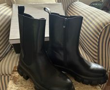Brand new Eryn  Paris Chunky ladies  boots Size 39 Uk 6