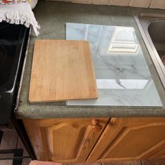 Glass and wood chop board