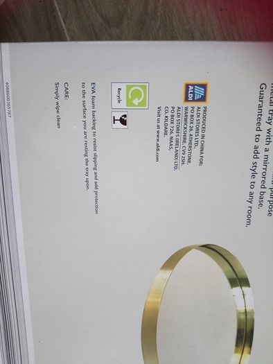Round Metal Tray with mirrored baae