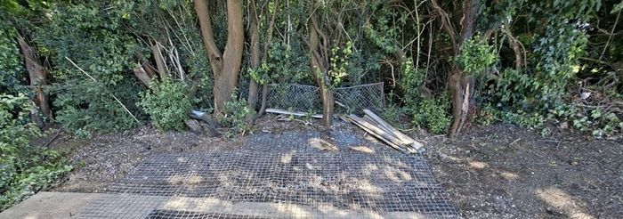 Galvanised Welded Wire Mesh Panels and galvanised steel posts/rails
