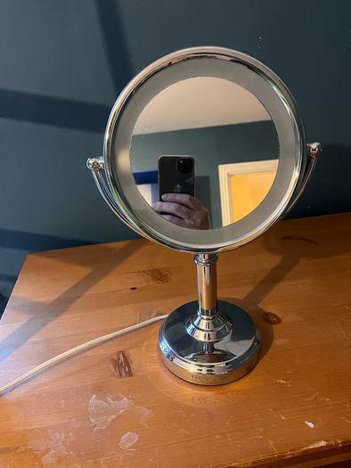 Revlon luxury illuminated mirror. Perfect condition.