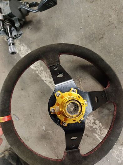 E34 Steering Colm with wheel