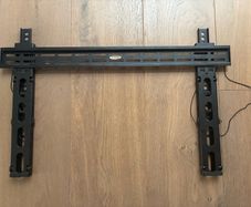 Sandstrom Stl14 Tilt 42 - 75" Tv Bracket