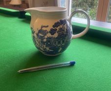 willow pattern jug