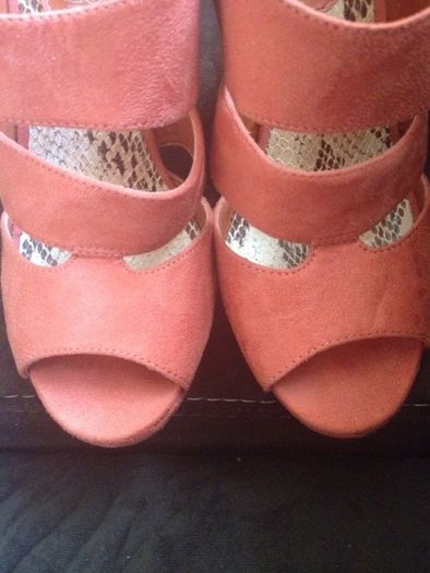 Beautiful Wedge Sandals (eu38/ size 5)