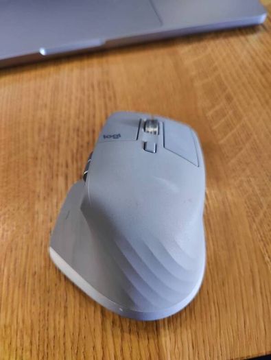 Logitech MX Master 3 Wireless Mouse Excellent Condition