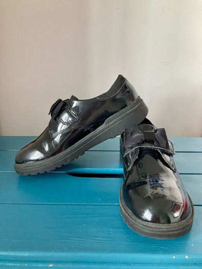 M&S school shoes uk2