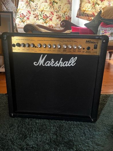 Marshall Amp with built in effects