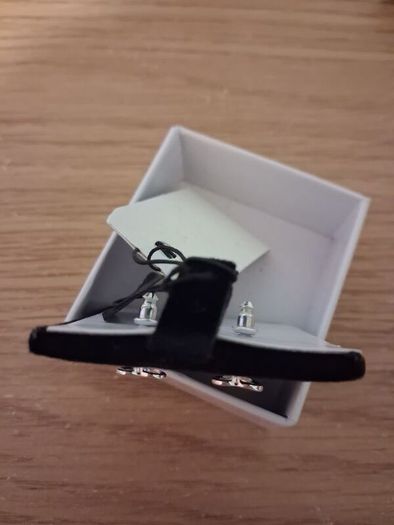 silver heart earrings brand new