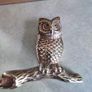 Brass Owl SET OF 2 EACH one is 18.00 EURO Vintage Brass Owl Statue Figurine Paperweight Bird Nature Tree Branch Retro skitch. Image 6