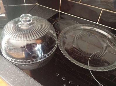 glass dome cake stand
