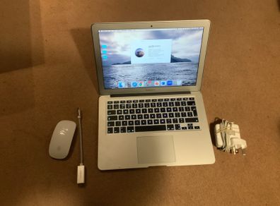 MacBook Air 13" + charging cable,mouse +HTMI connecting cable