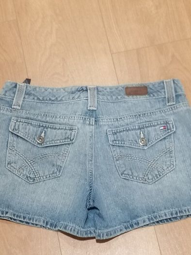 beautiful new vintage Tommy Hilfiger shorts