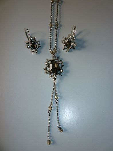 Necklace Pendant Earring Set.  Vintage chain & ear rings
