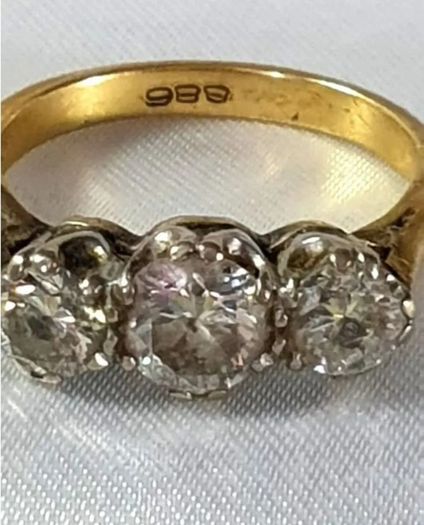 Vintage 24ct Gold Diamond Trilogy Ring