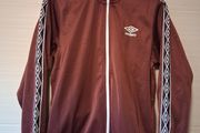 Umbro Mens Track Top. Classic Diamond Sleeve Design Umbro Track Top. Collect In Dublin Or Receive Via Post.