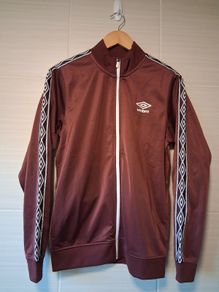 Umbro Mens Track Top. Classic Diamond Sleeve Design Umbro Track Top. Collect In Dublin Or Receive Via Post.