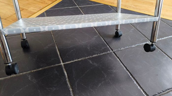 Cart for storing and transporting things at home