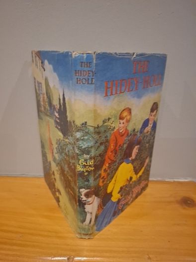 The Hidey Hole by Enid Blyton