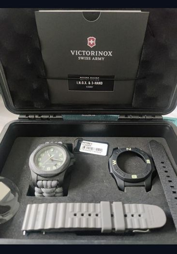 Swiss Army Victorinox I.N.O.X, 43mm Carbon Fiber Case Watch