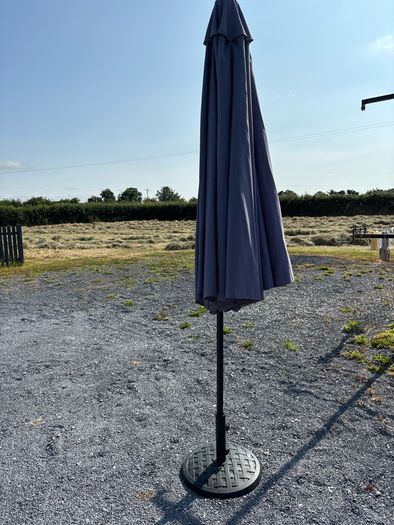 Tilt Parasol + Base