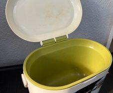 FREE compost caddy