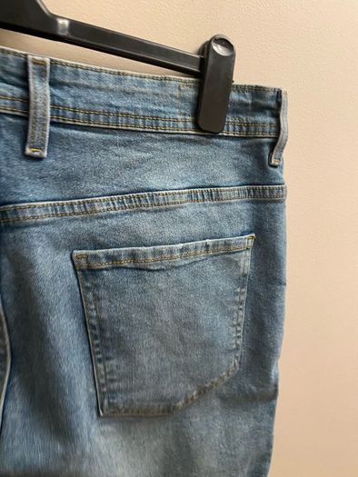 Denim shorts (34")