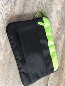 Tablet case / pouch