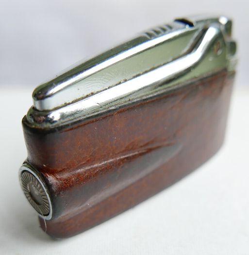 Vintage Ronson Varaflame Leather mid-60s