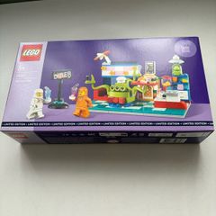 Lego 4068 Alien space diner