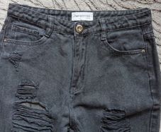 Ripped Black Jeans   Size 8