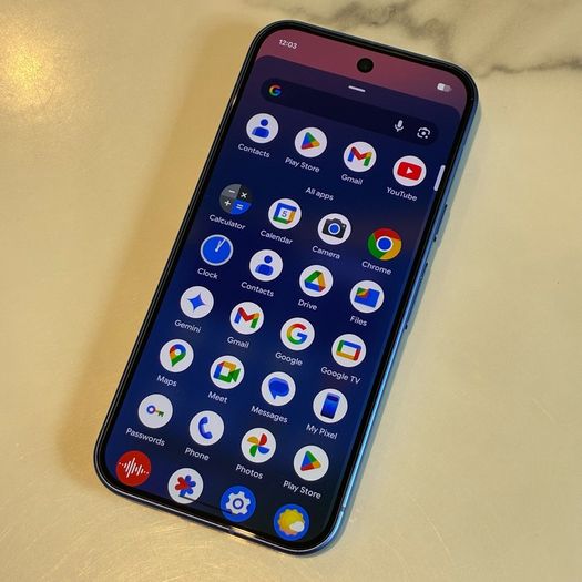 Google Pixel 10 128GB blue and pixel snap case