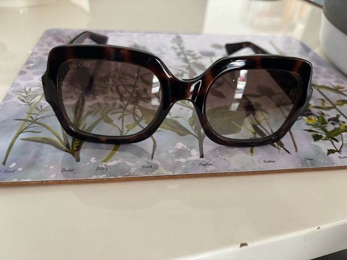 GUCCI sunglasses