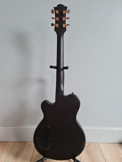 Shine Guitar - Distressed hardware
