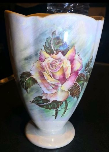 Stunning Royal Winton vase