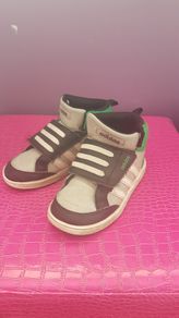 adidas size uk 9 boy barely worn